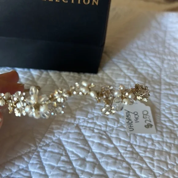 Bridal tiara - Picture 6 of 6